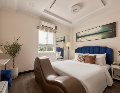 CN3 - Phòng Deluxe giường King hướng phố