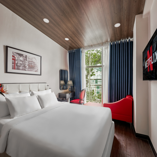 CN6 - Phòng VIP có ban công hướng phố