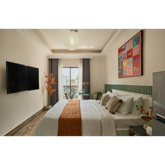 CN5 - VIP with Balcony Room